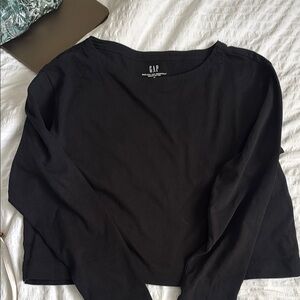 Gap black boat neck long sleeve crop top